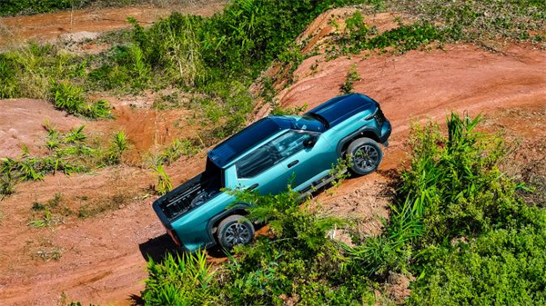 开创皮卡越野新时代！亚洲胜游大通MAXUS“满级大型越野皮卡”星际X上市，售价15.58万元起